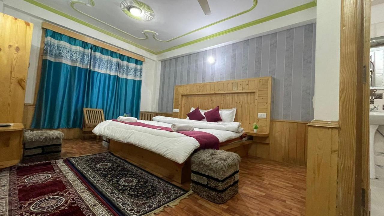 Hotel New Hilltop Inn Manāli Екстериор снимка