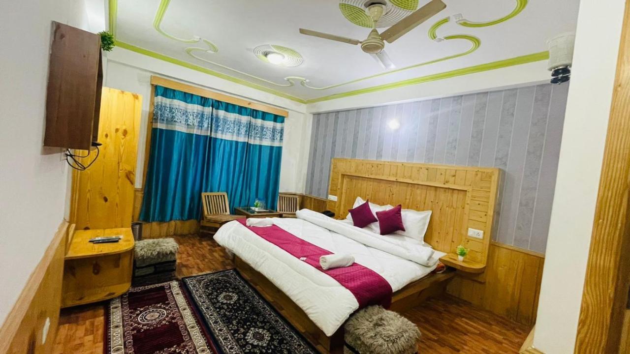 Hotel New Hilltop Inn Manāli Екстериор снимка