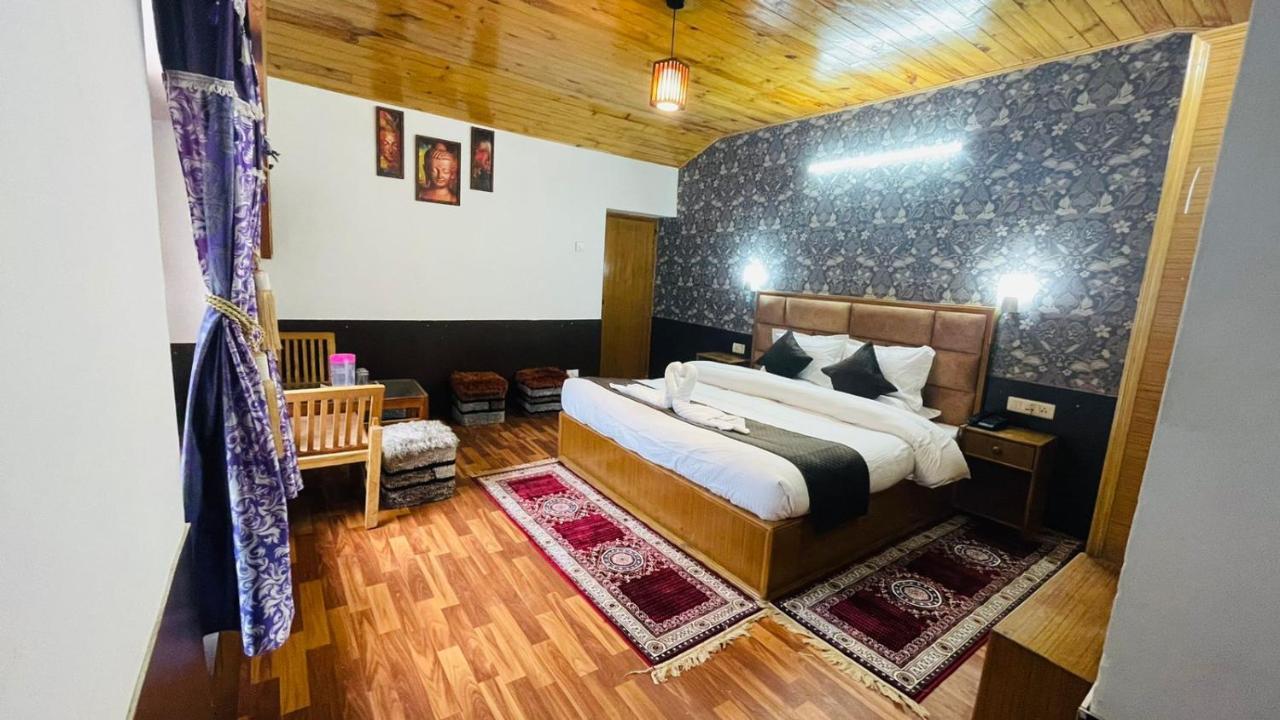 Hotel New Hilltop Inn Manāli Екстериор снимка