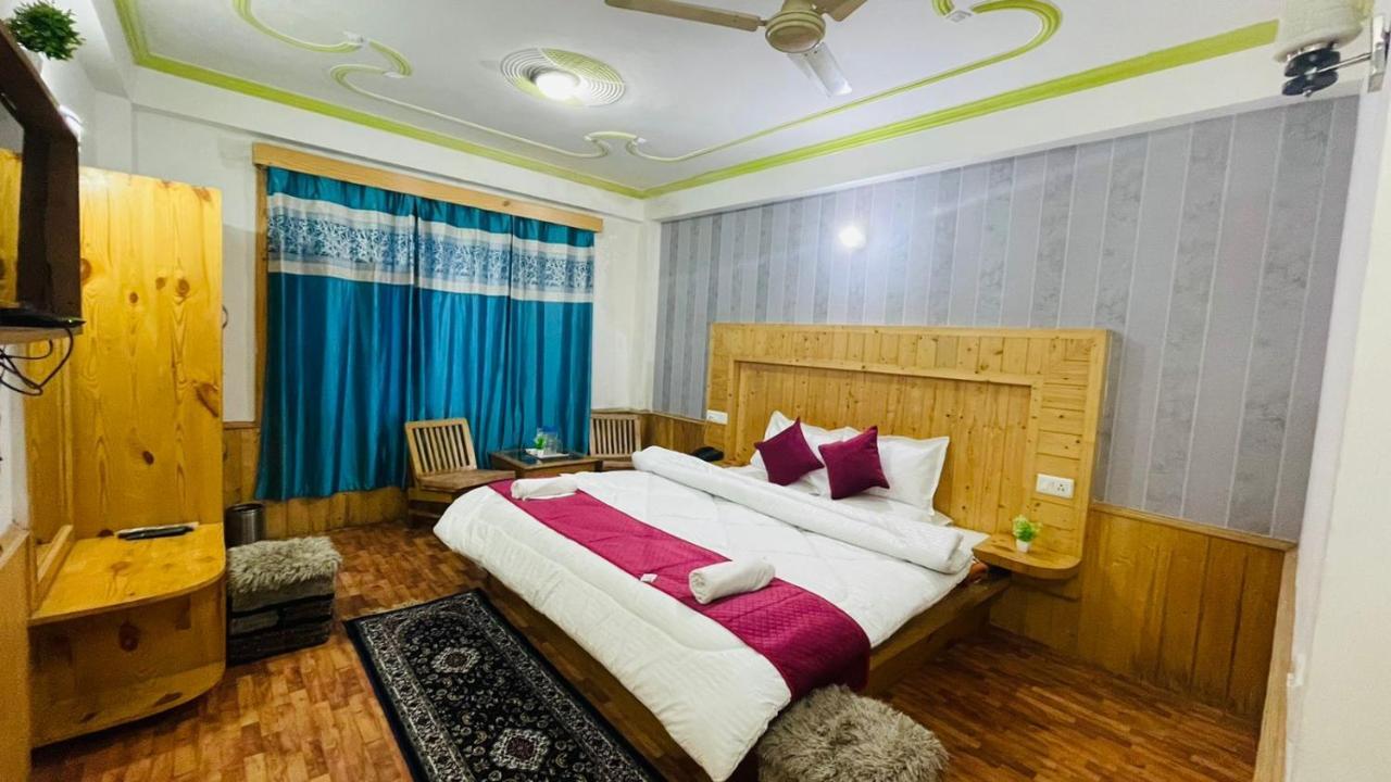 Hotel New Hilltop Inn Manāli Екстериор снимка