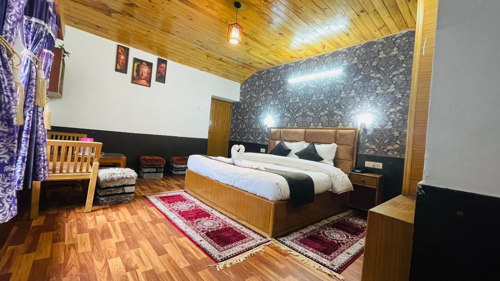 Hotel New Hilltop Inn Manāli Екстериор снимка