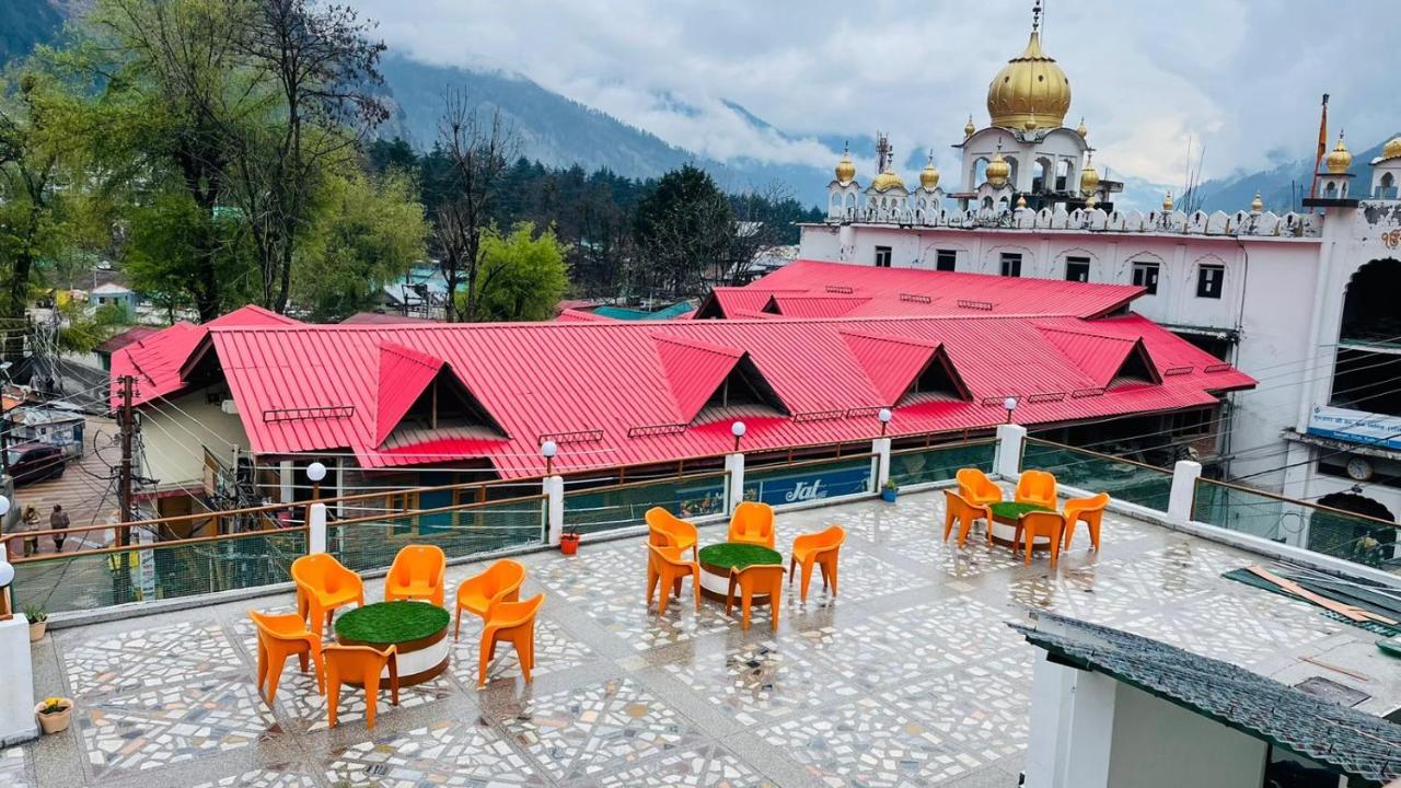 Hotel New Hilltop Inn Manāli Екстериор снимка