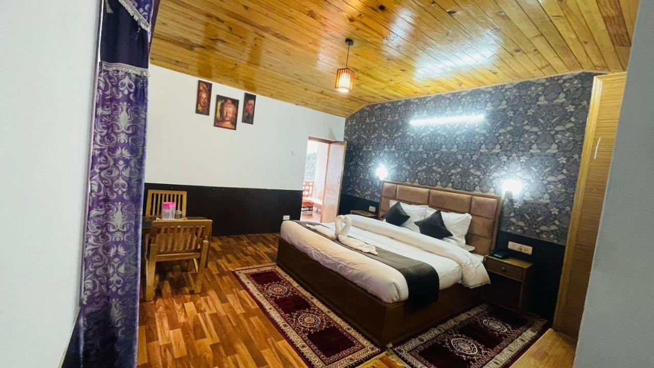 Hotel New Hilltop Inn Manāli Екстериор снимка