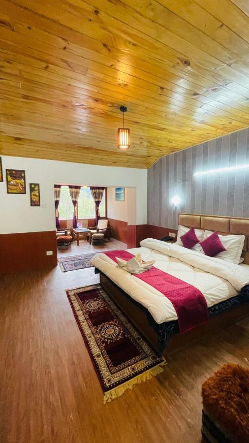 Hotel New Hilltop Inn Manāli Екстериор снимка