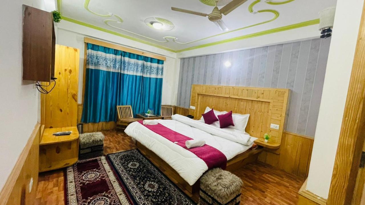 Hotel New Hilltop Inn Manāli Екстериор снимка