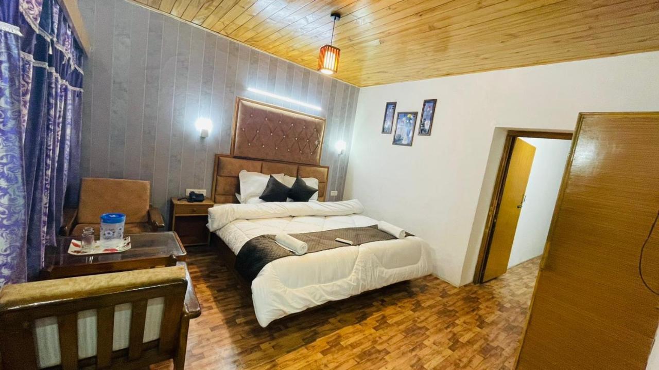 Hotel New Hilltop Inn Manāli Екстериор снимка
