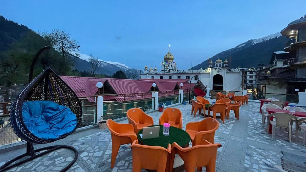 Hotel New Hilltop Inn Manāli Екстериор снимка